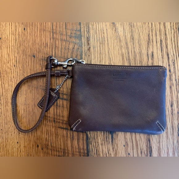 Coach leather brown wristlet wallet signature lining - Picture 1 of 9